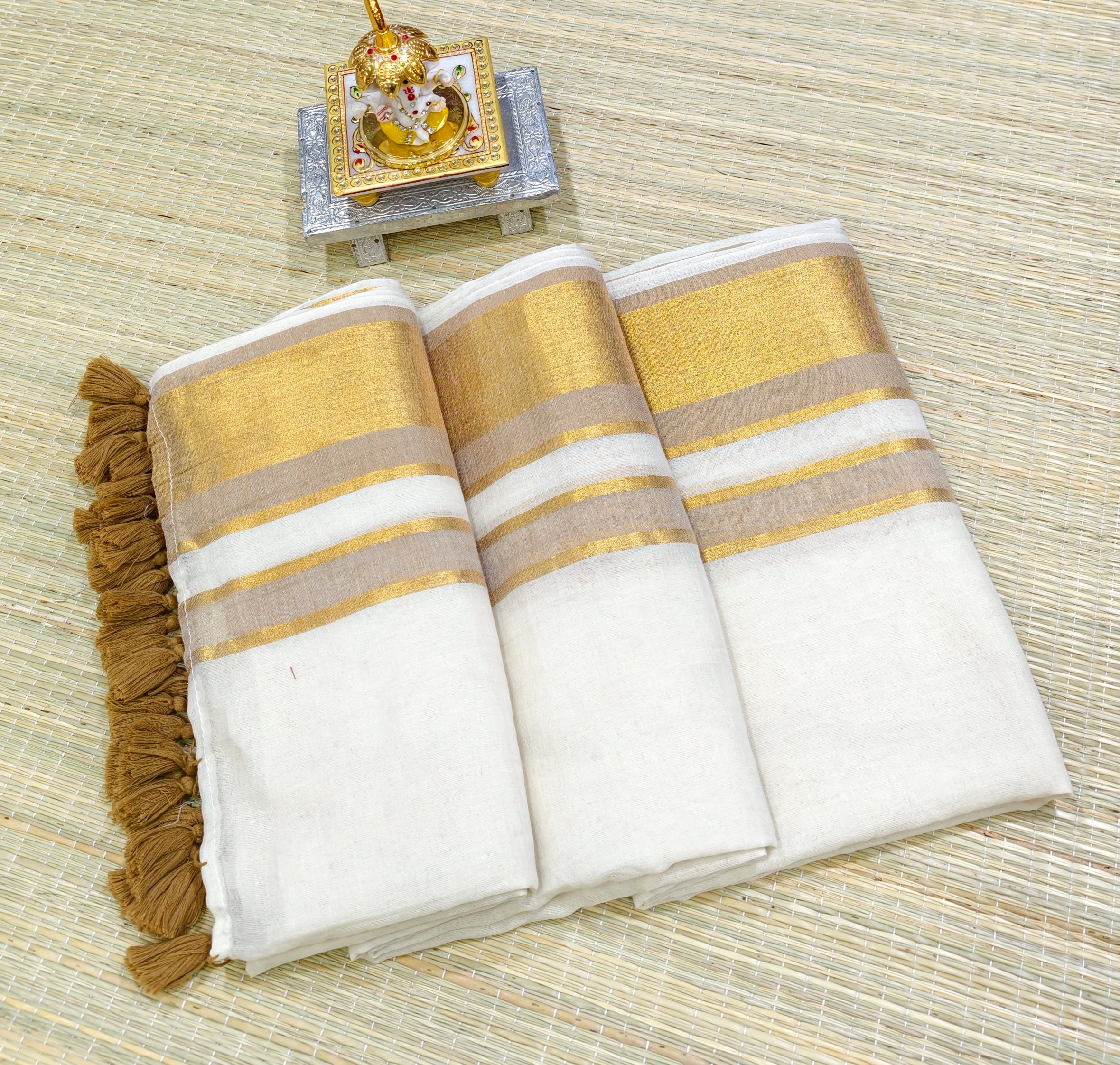 Premium Mul cotton saree with zari border PMK24