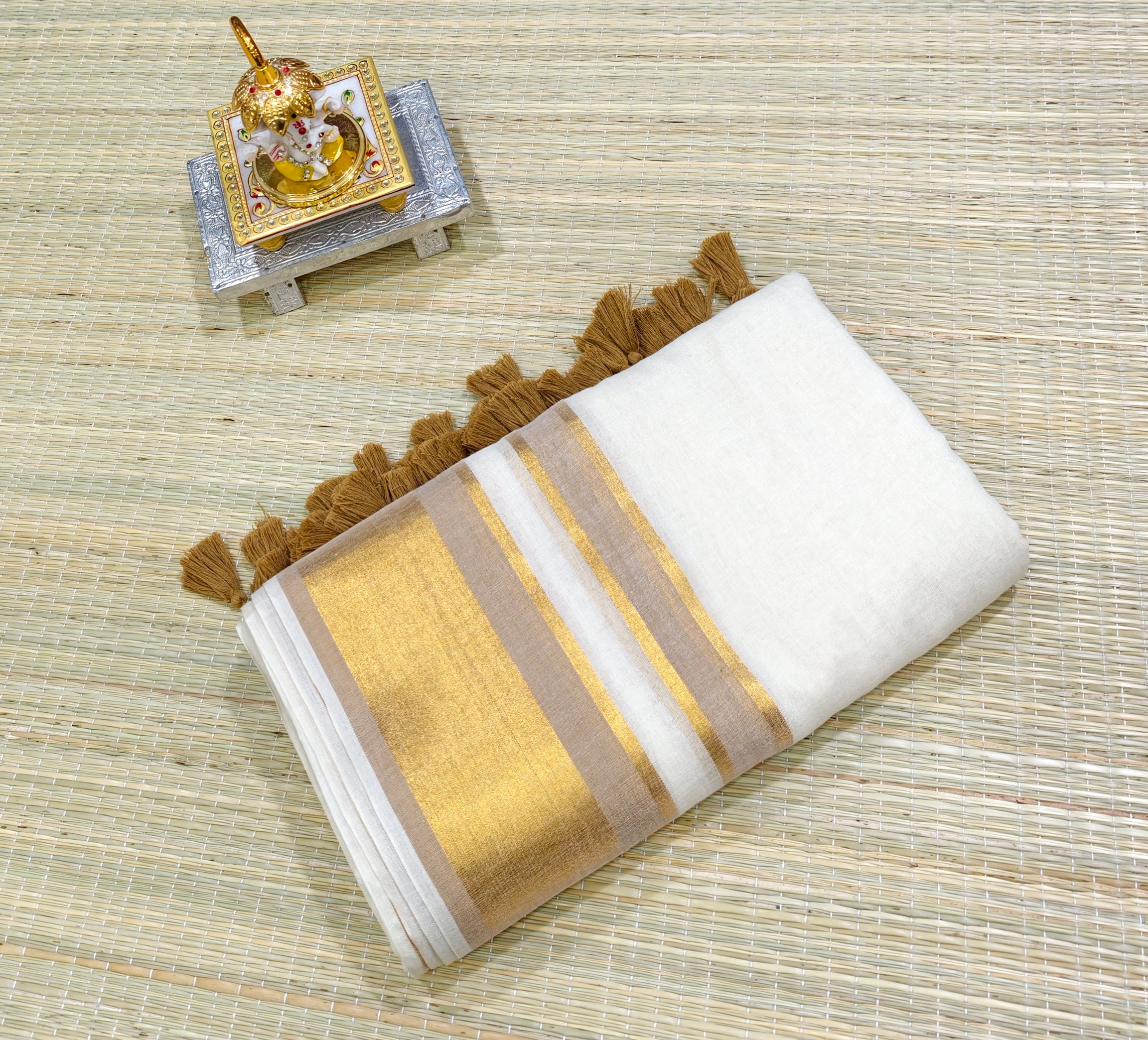 Premium Mul cotton saree with zari border PMK24