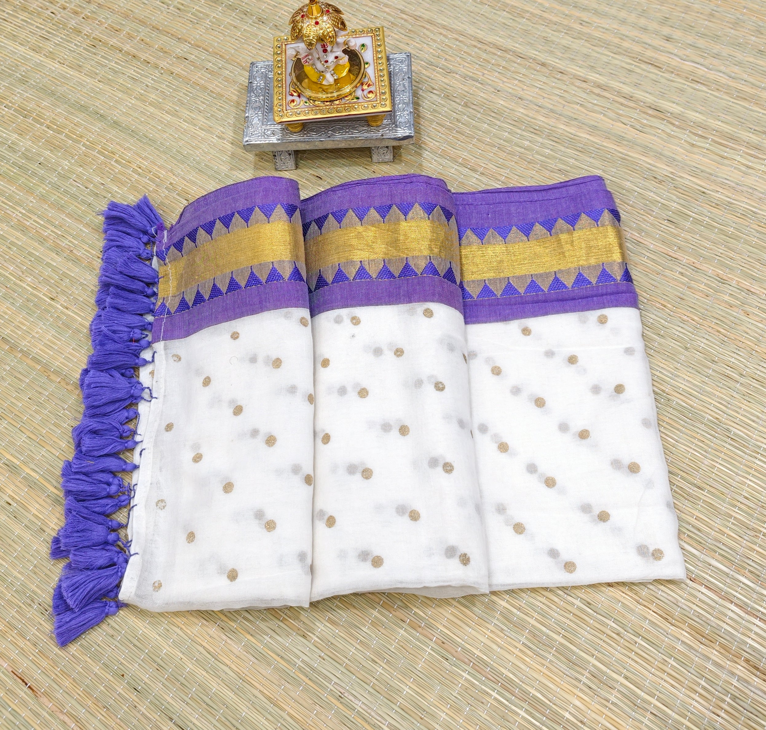 Premium mul cotton saree with polka dots and zari border PMK