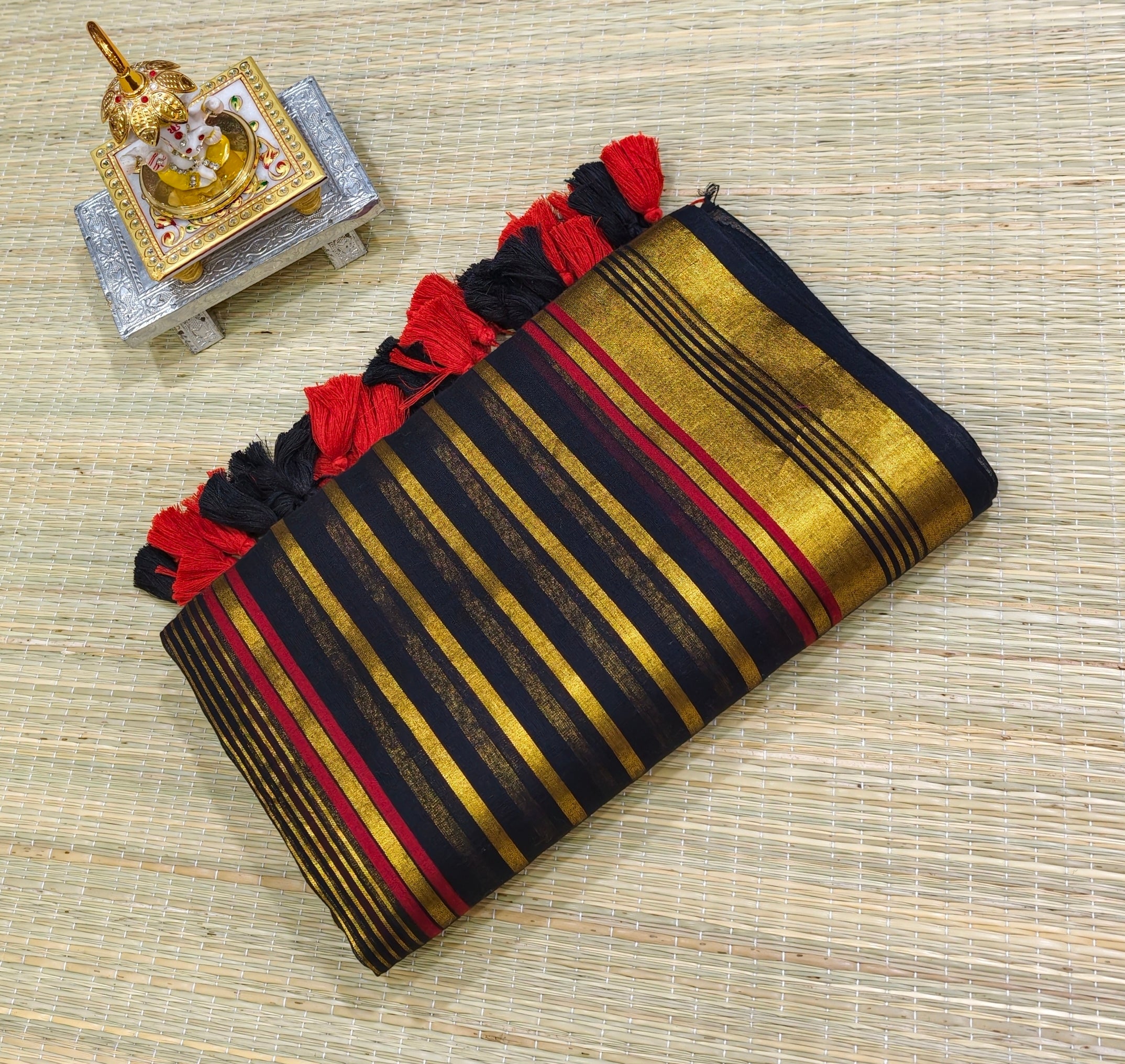 Premium mul cotton zari stripes saree PMK32