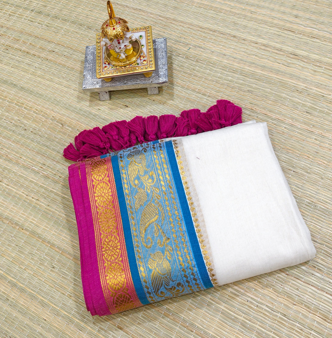 Premium mul cotton saree with kanchi border