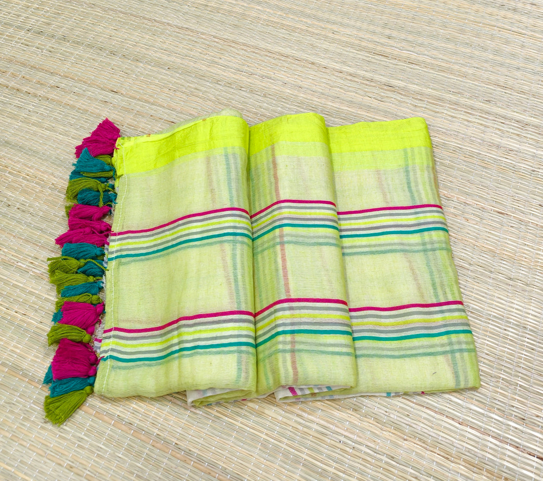 Premium mul check with contrast pallu