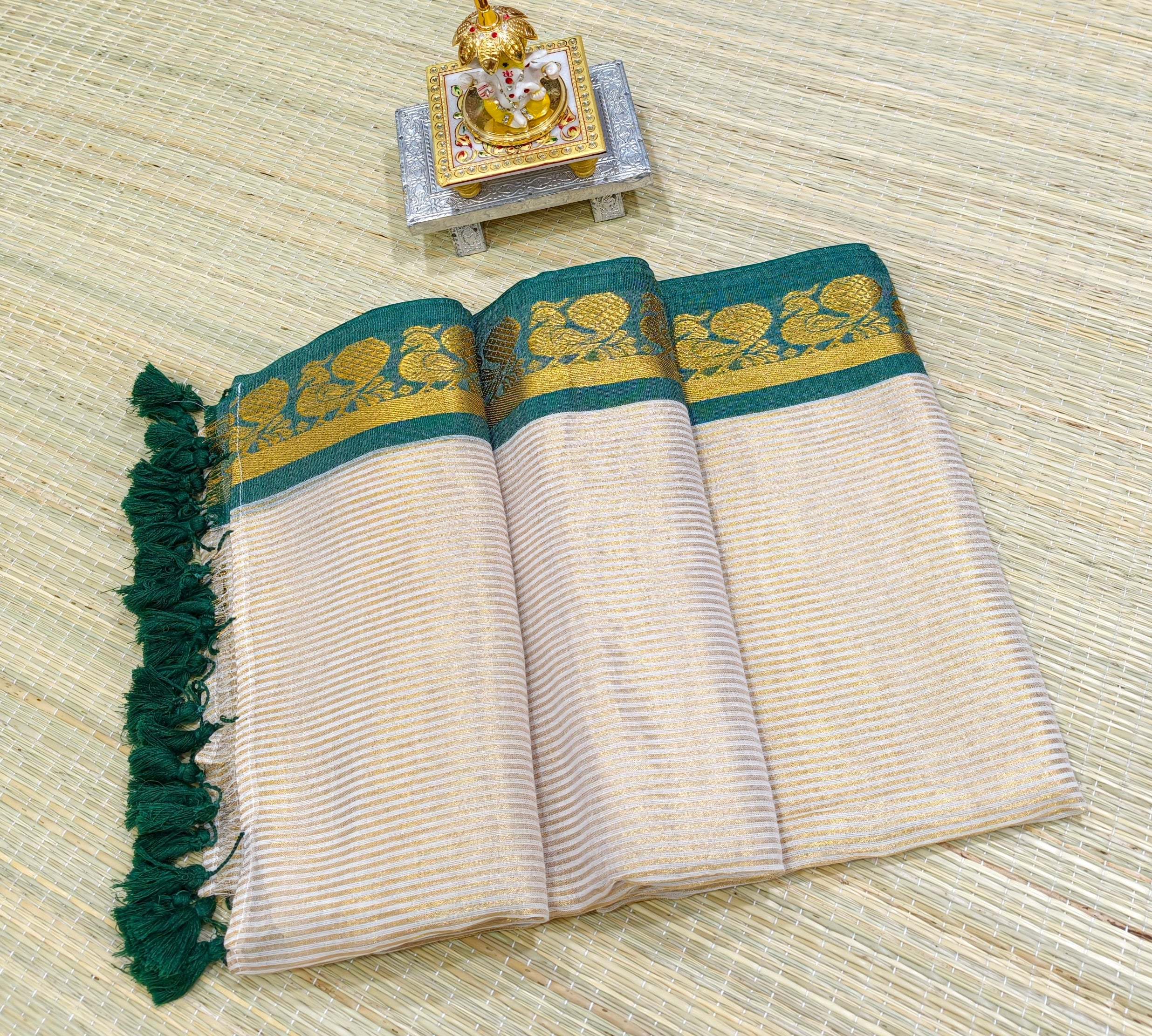 Premium mul tissue saree with kanchi border