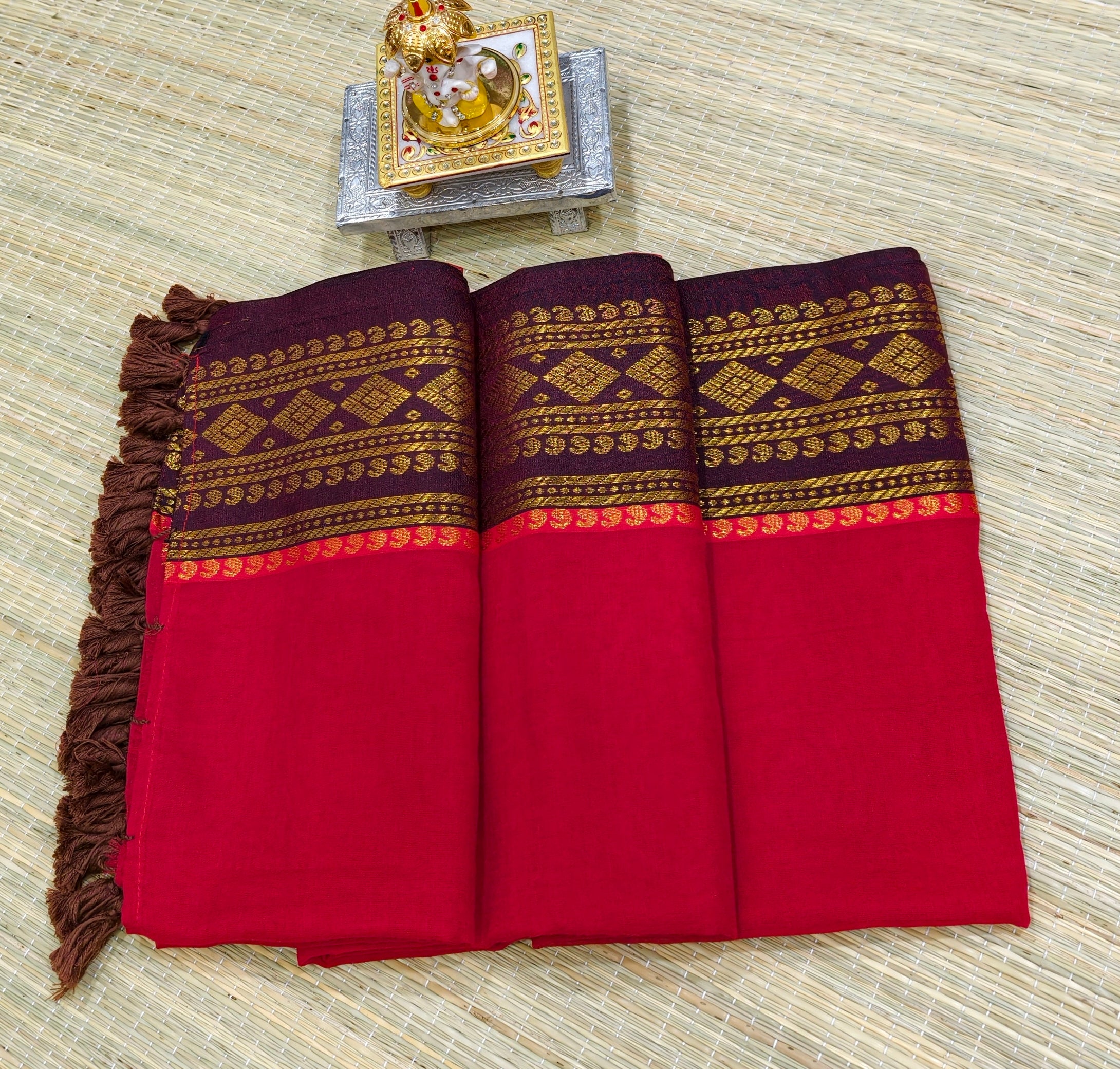 Premium mul cotton saree with kanchi border
