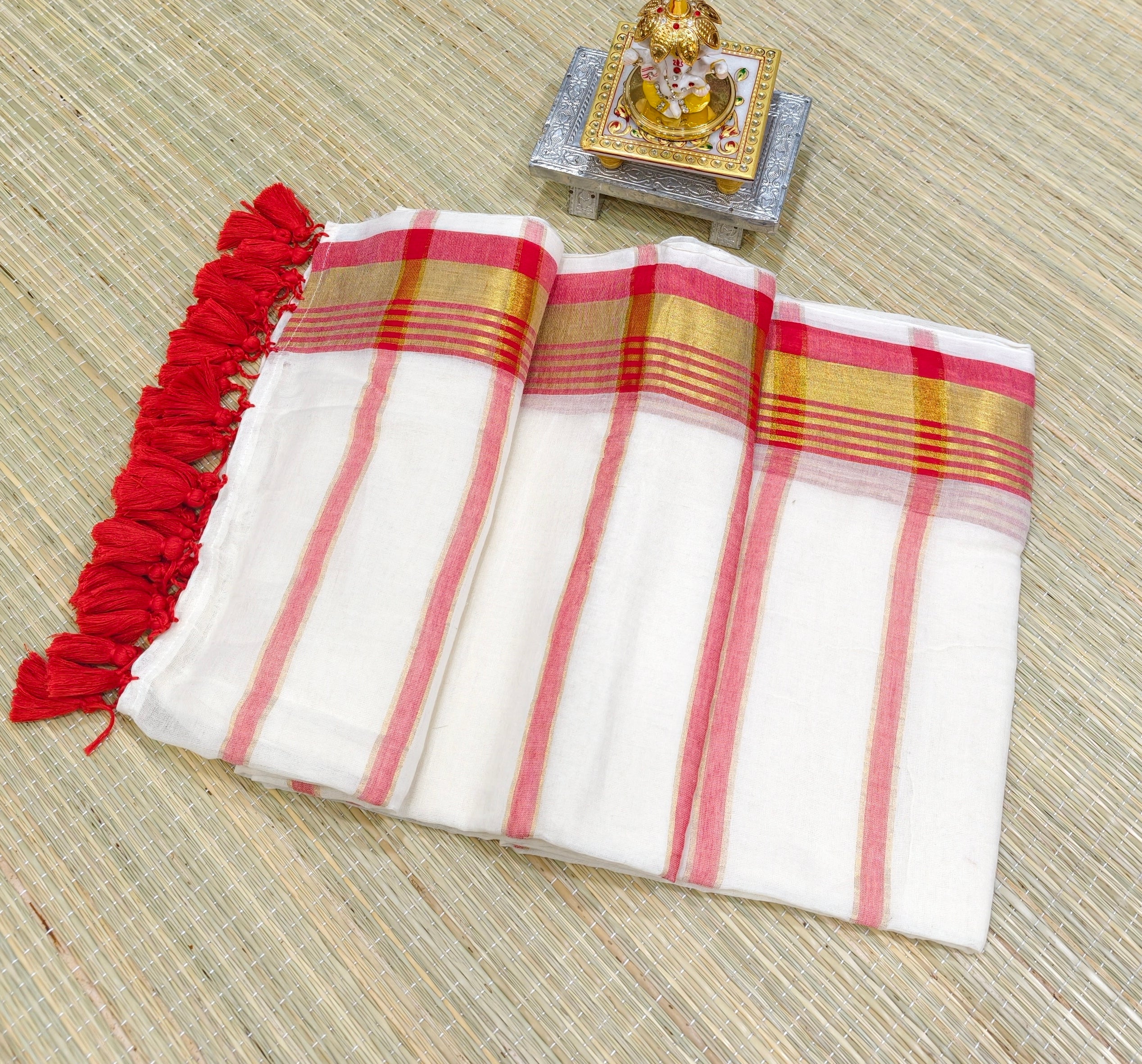Premium mul cotton saree with zari border PMK