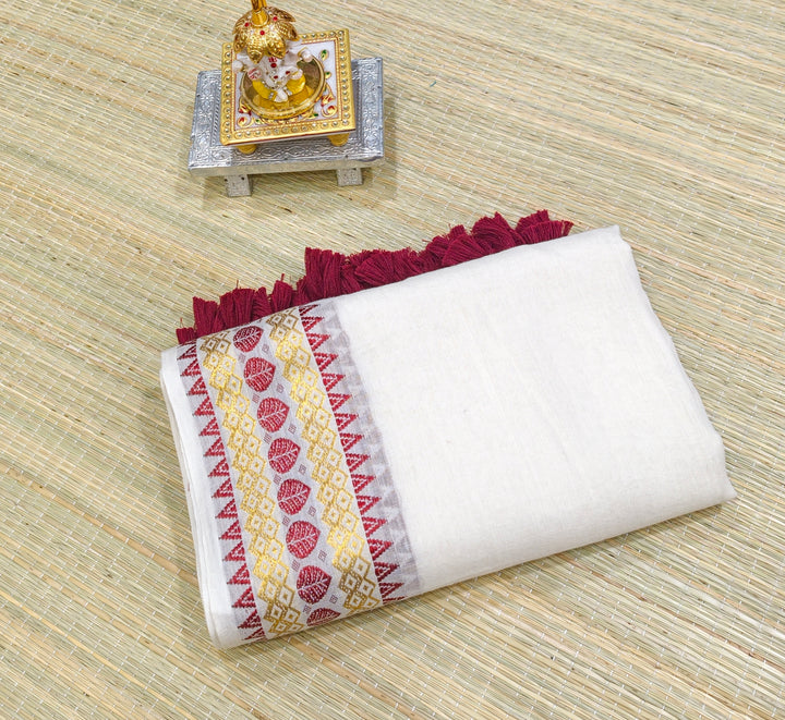Premium mul cotton saree with zari border