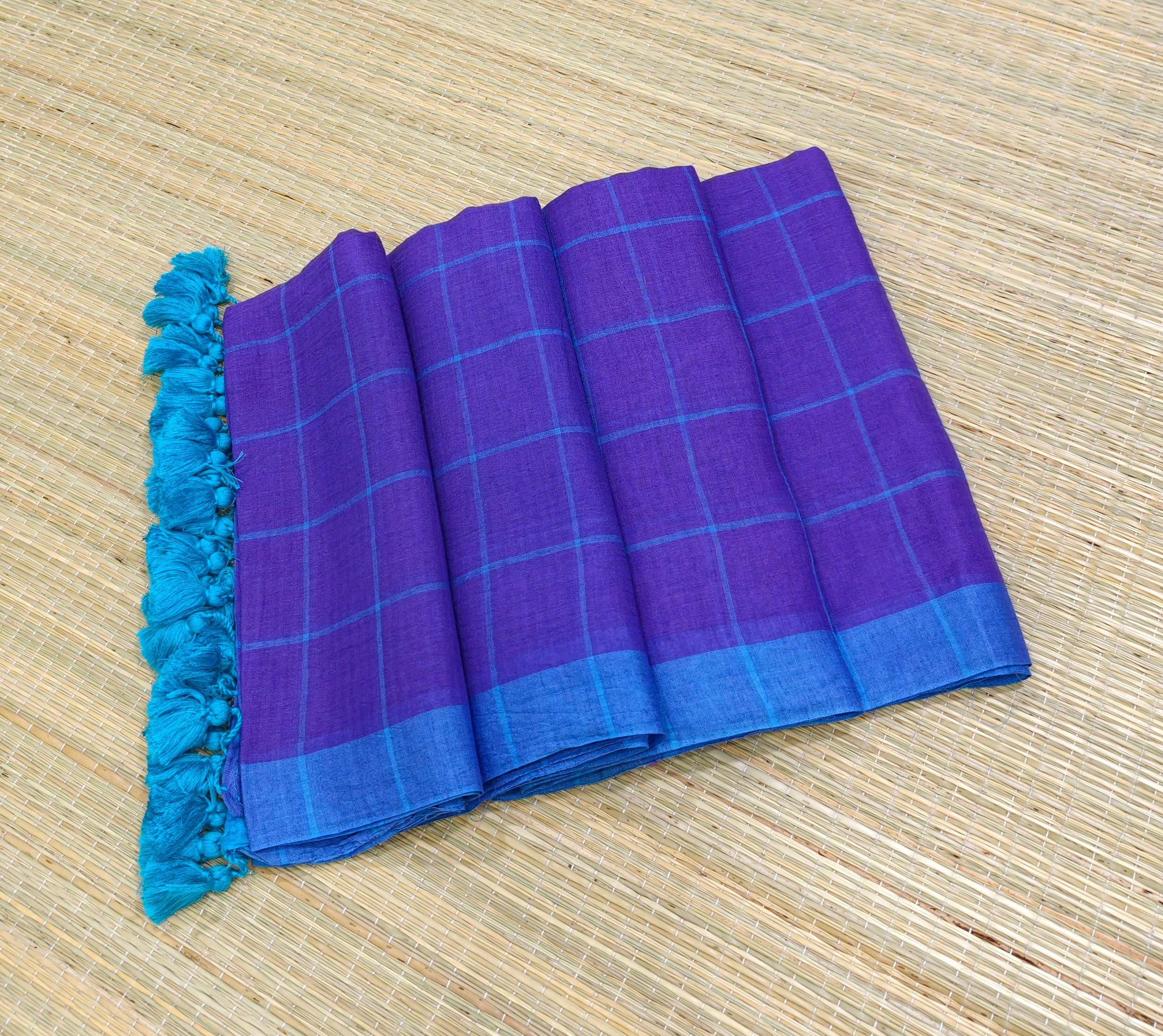 Premium mul check saree with contrast pallu