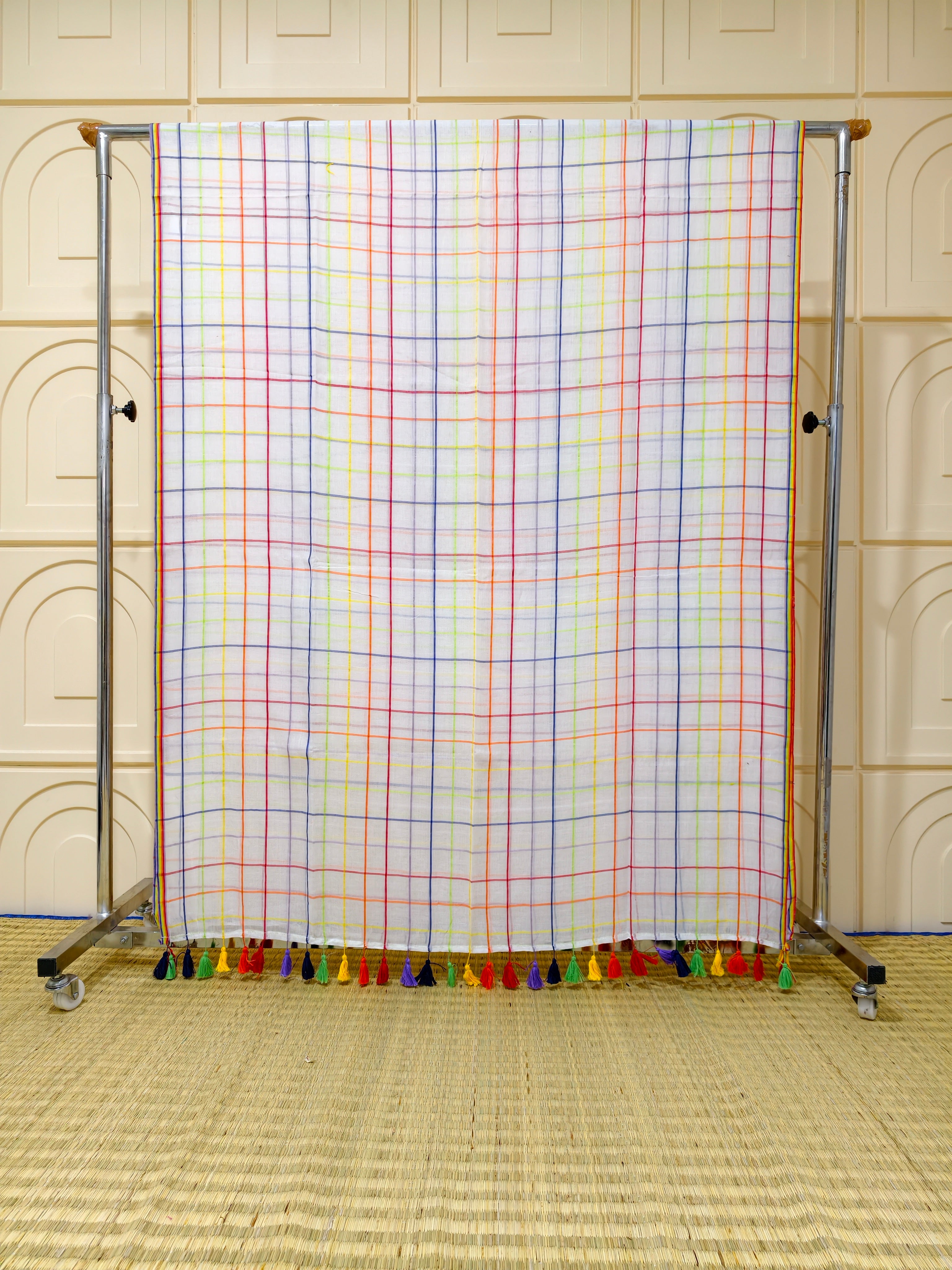 Premium mul check with contrast pallu