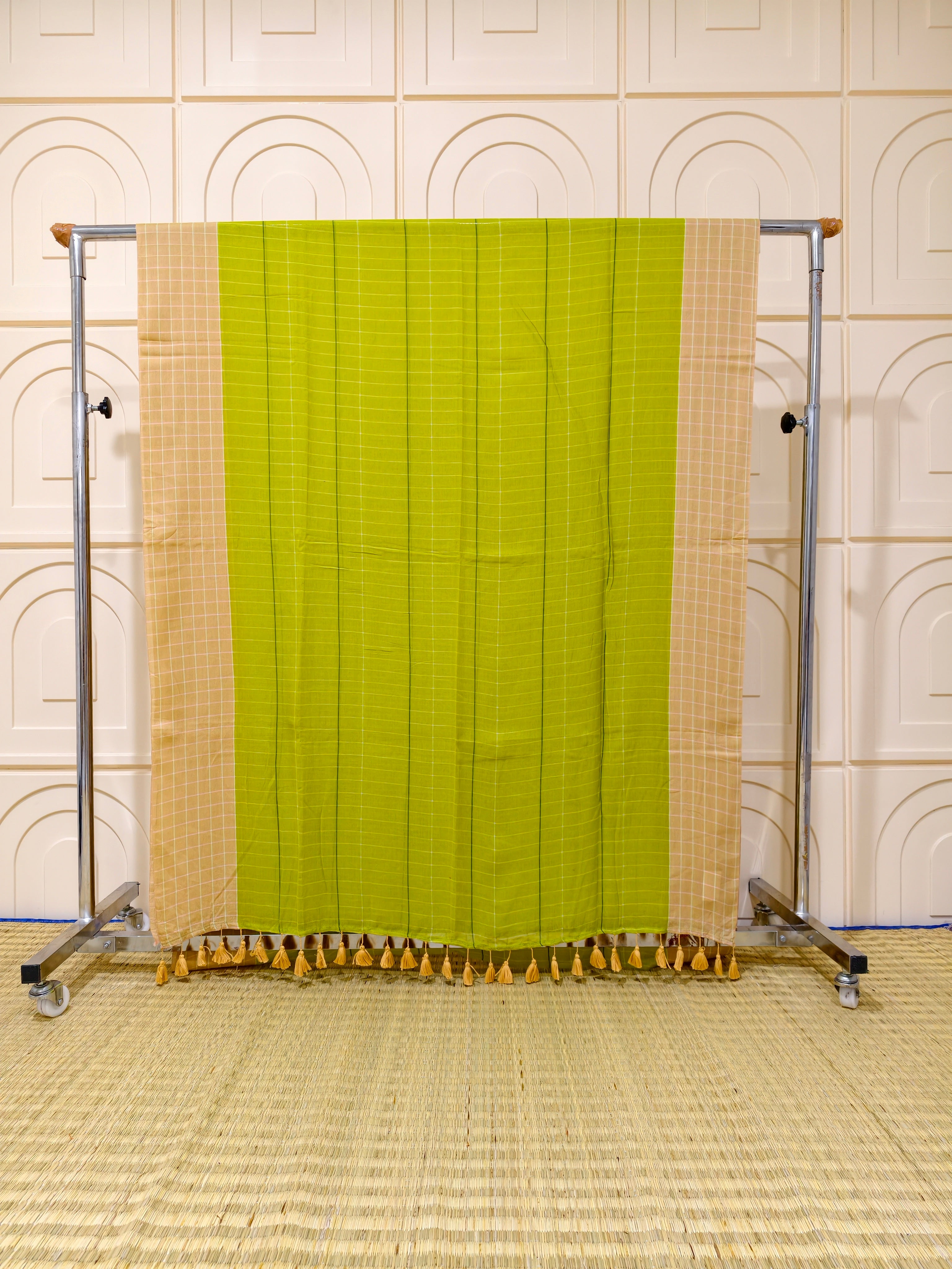 Premium mul check saree