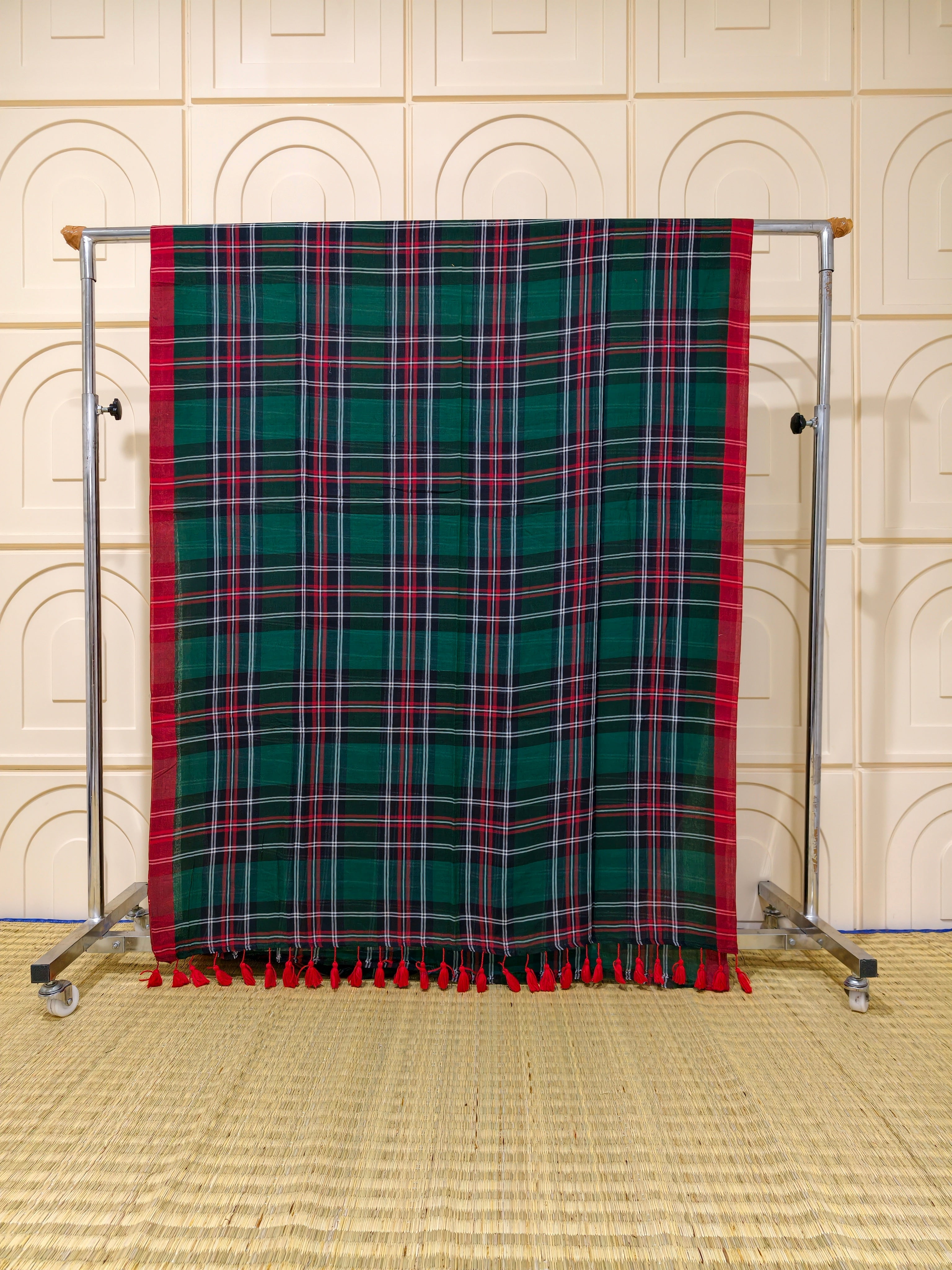 Premium mul cotton check saree