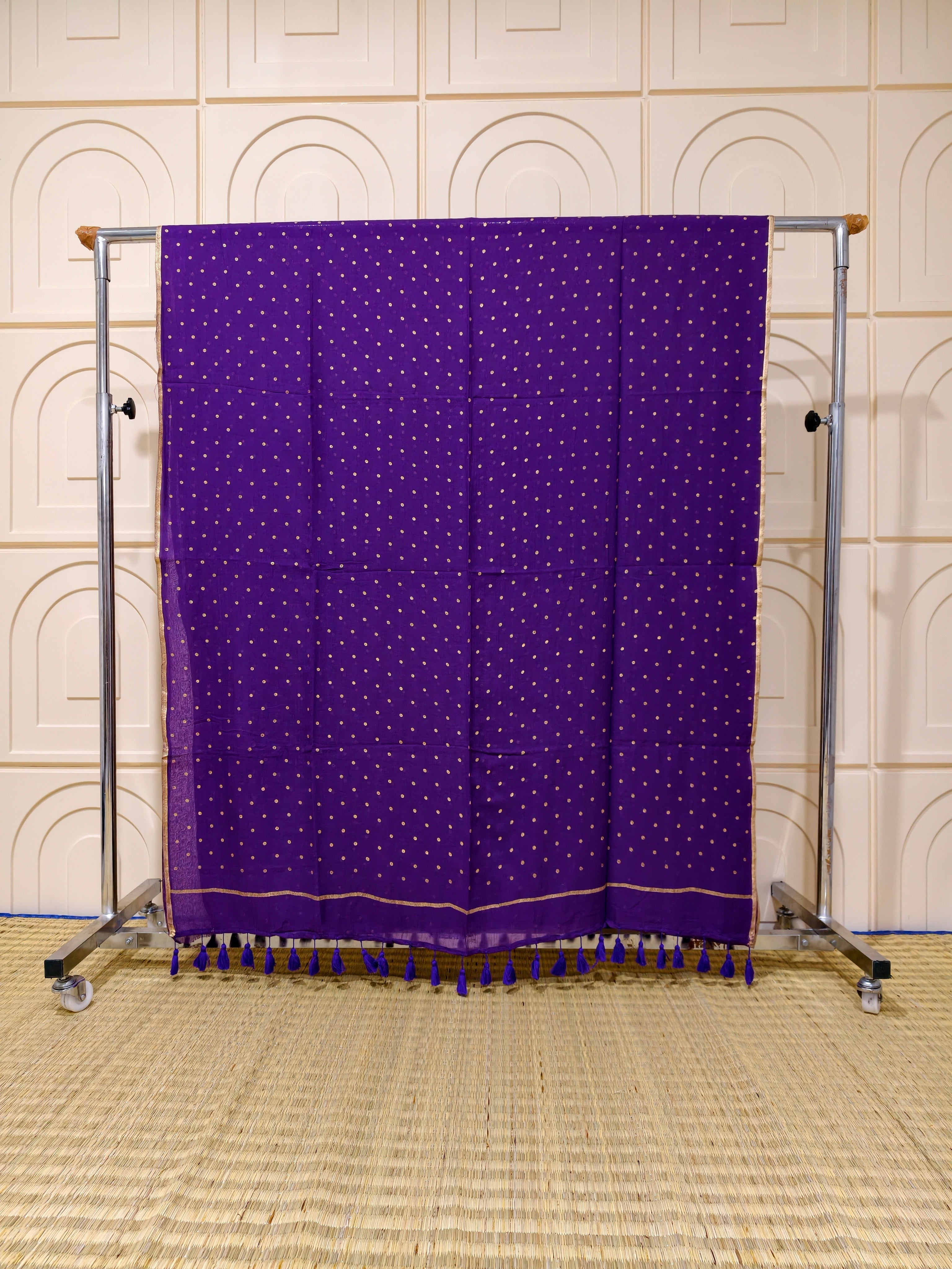 Premium mul foil print polka dot saree