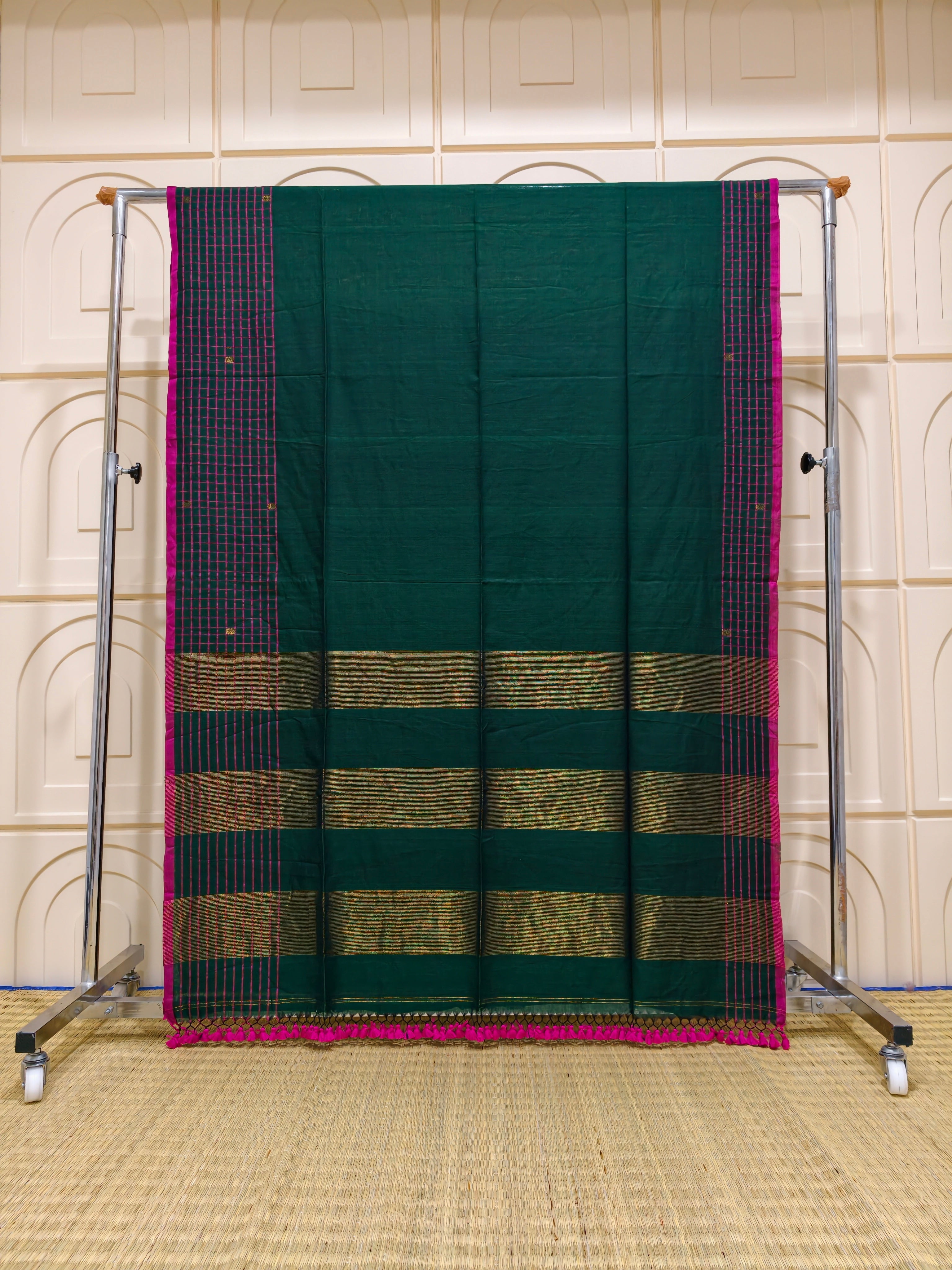 Premium Mul cotton sarees with checks border