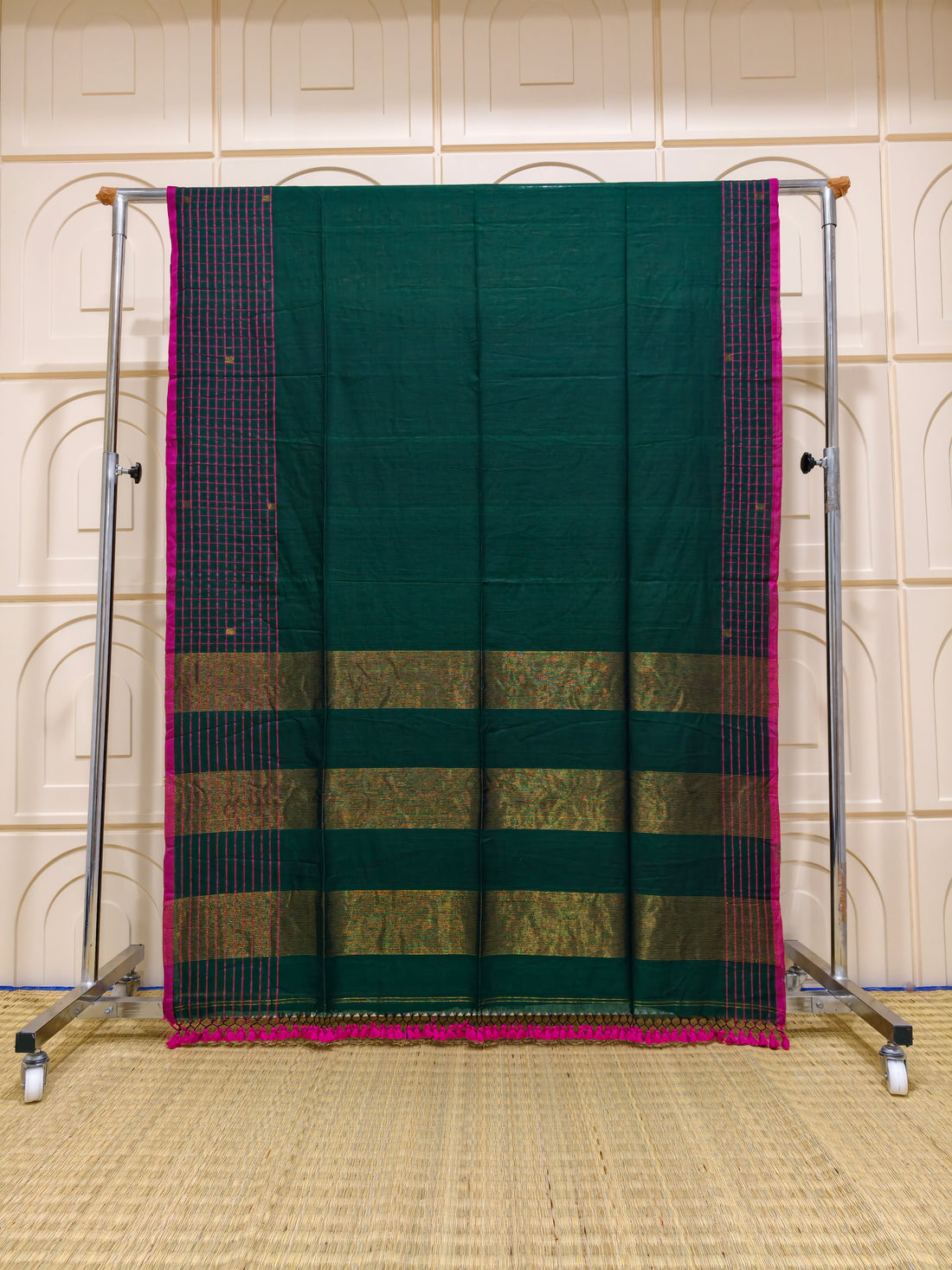 Premium Mul cotton sarees with checks border