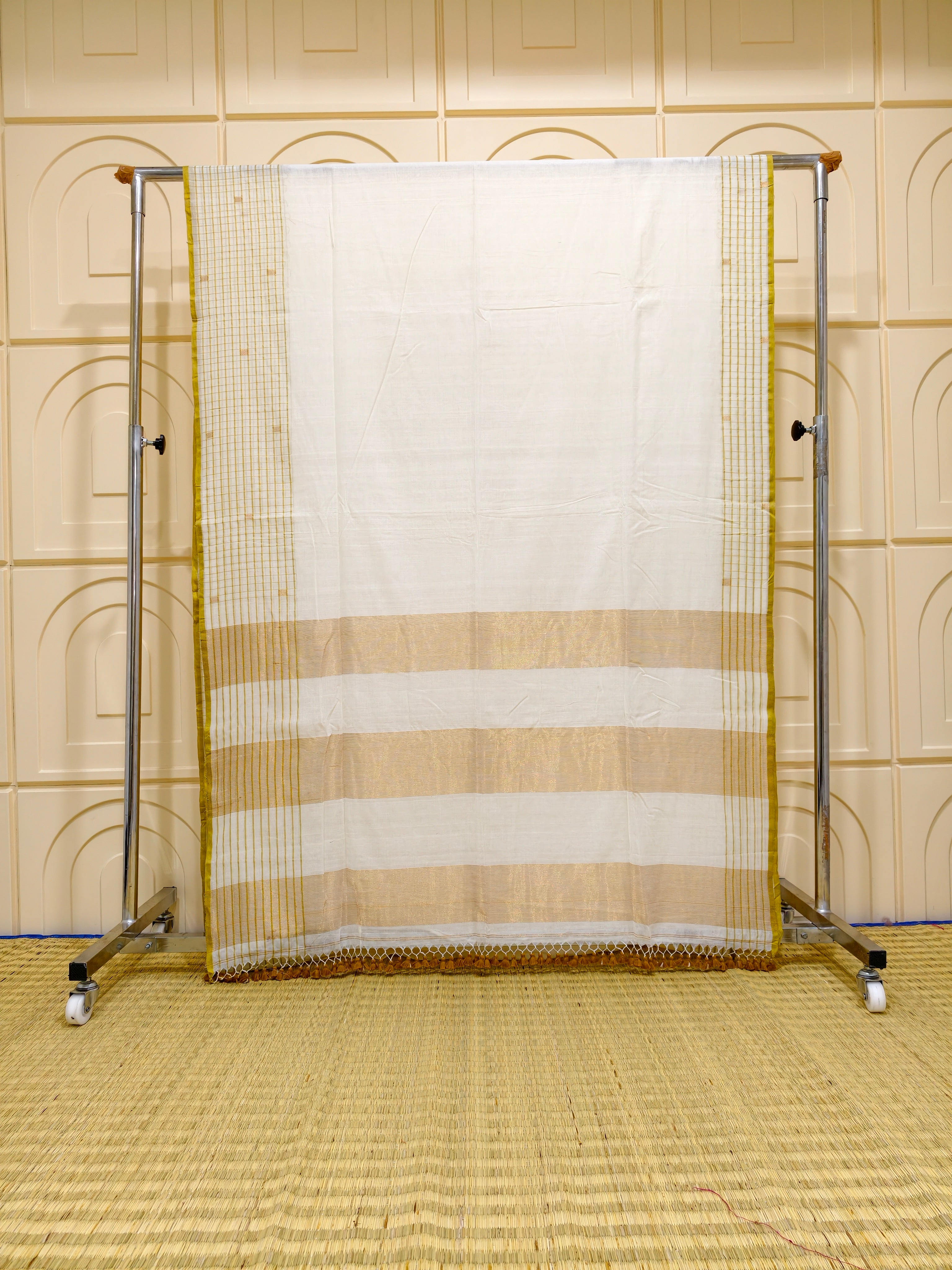 Premium Mul cotton sarees with checks border