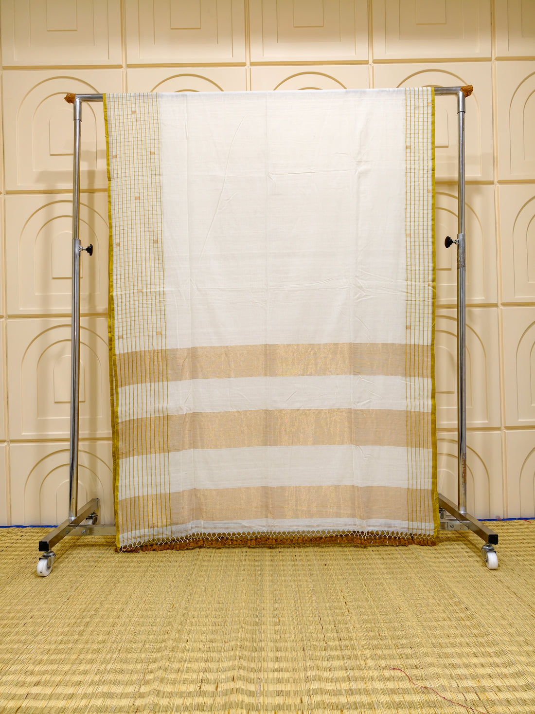 Premium Mul cotton sarees with checks border