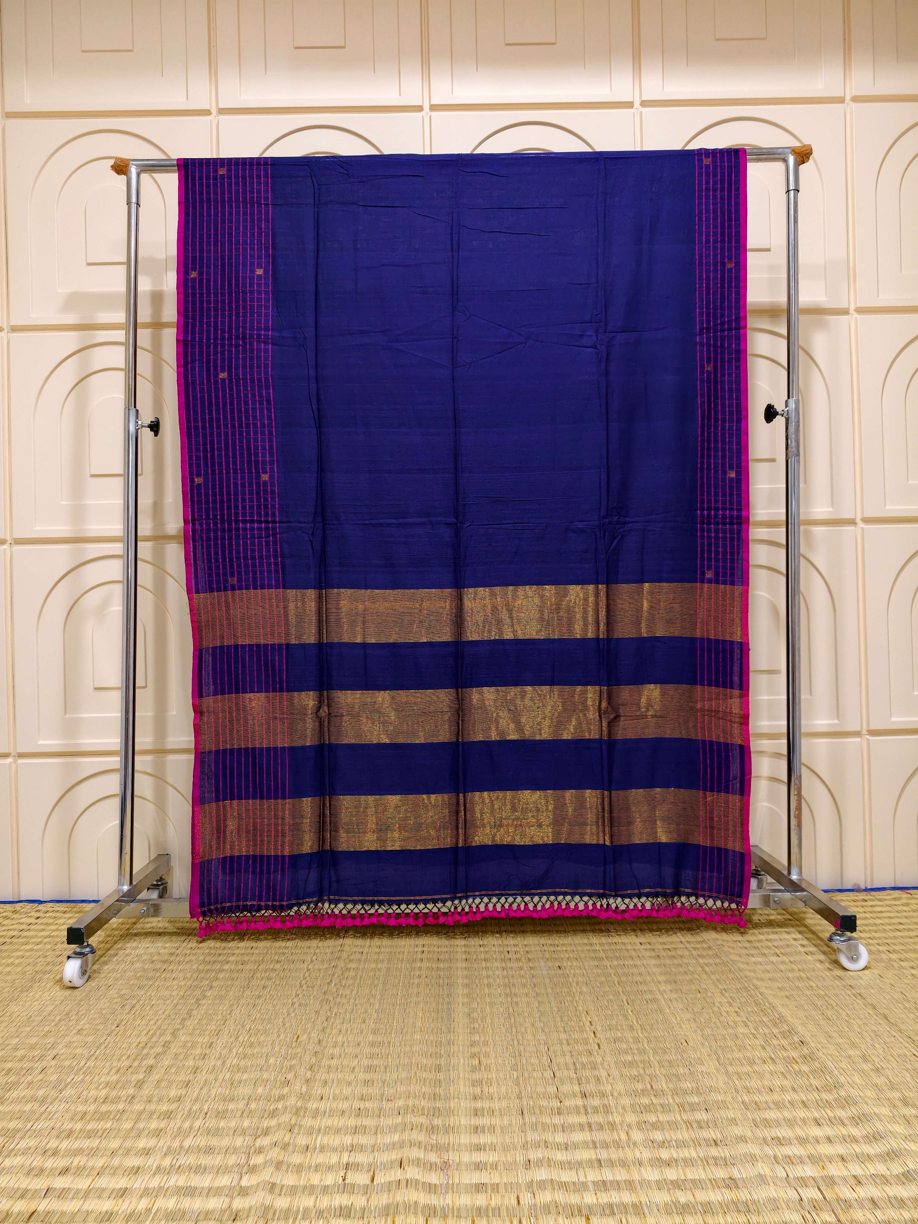 Premium Mul cotton sarees with checks border
