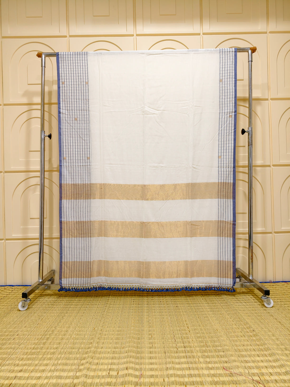 Premium Mul cotton sarees with checks border