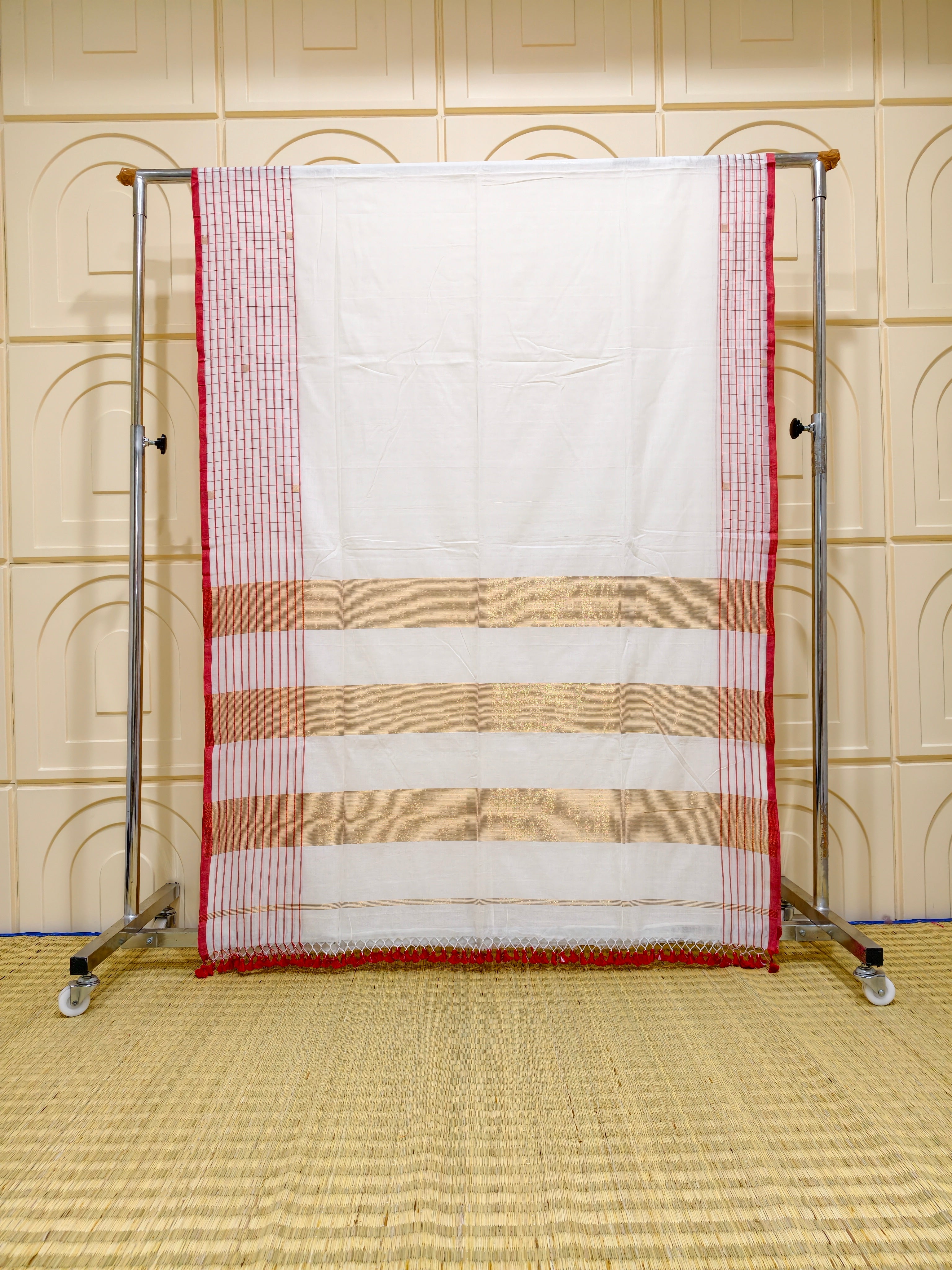 Premium Mul cotton sarees with checks border