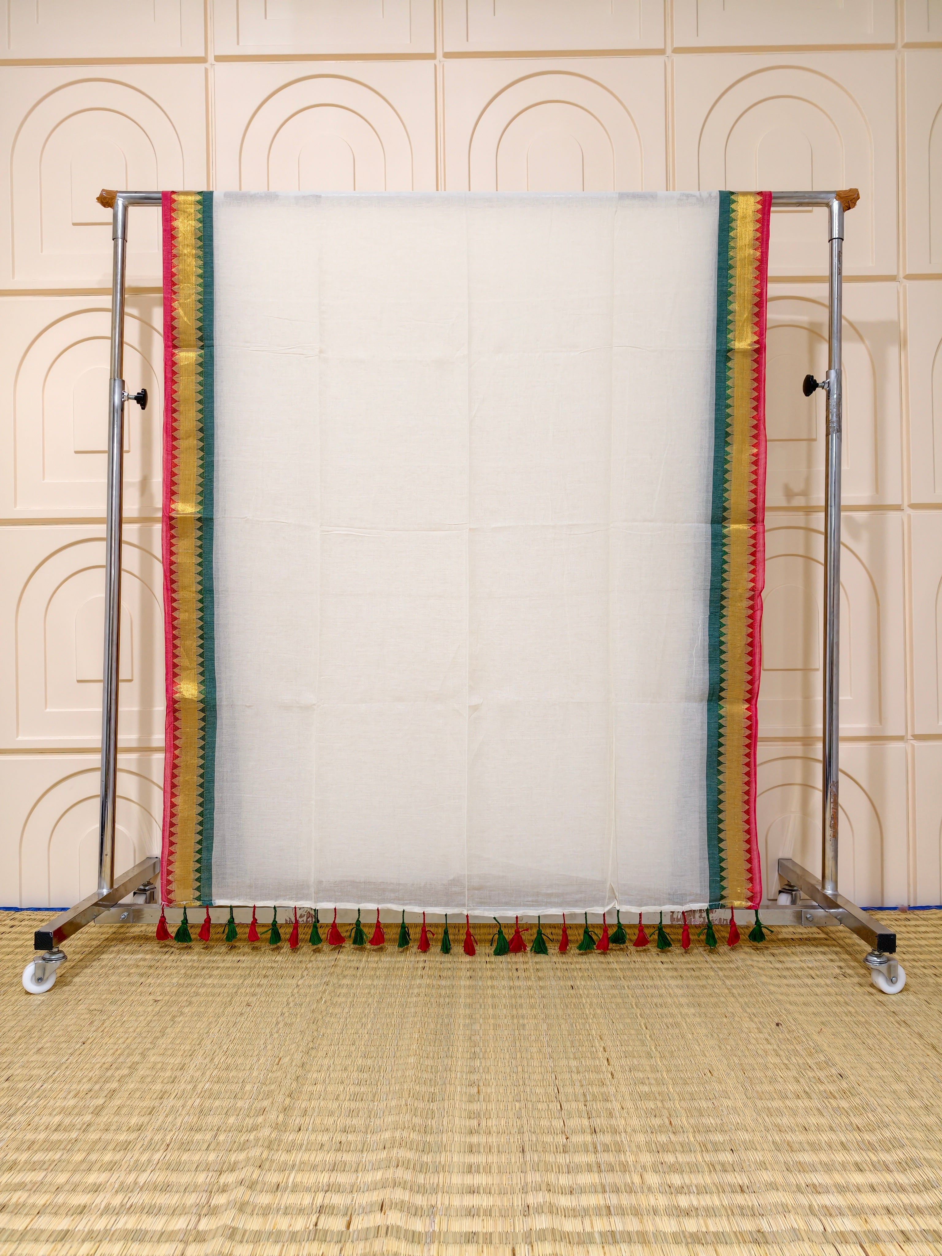 Premium mul cotton saree with zari border PMK