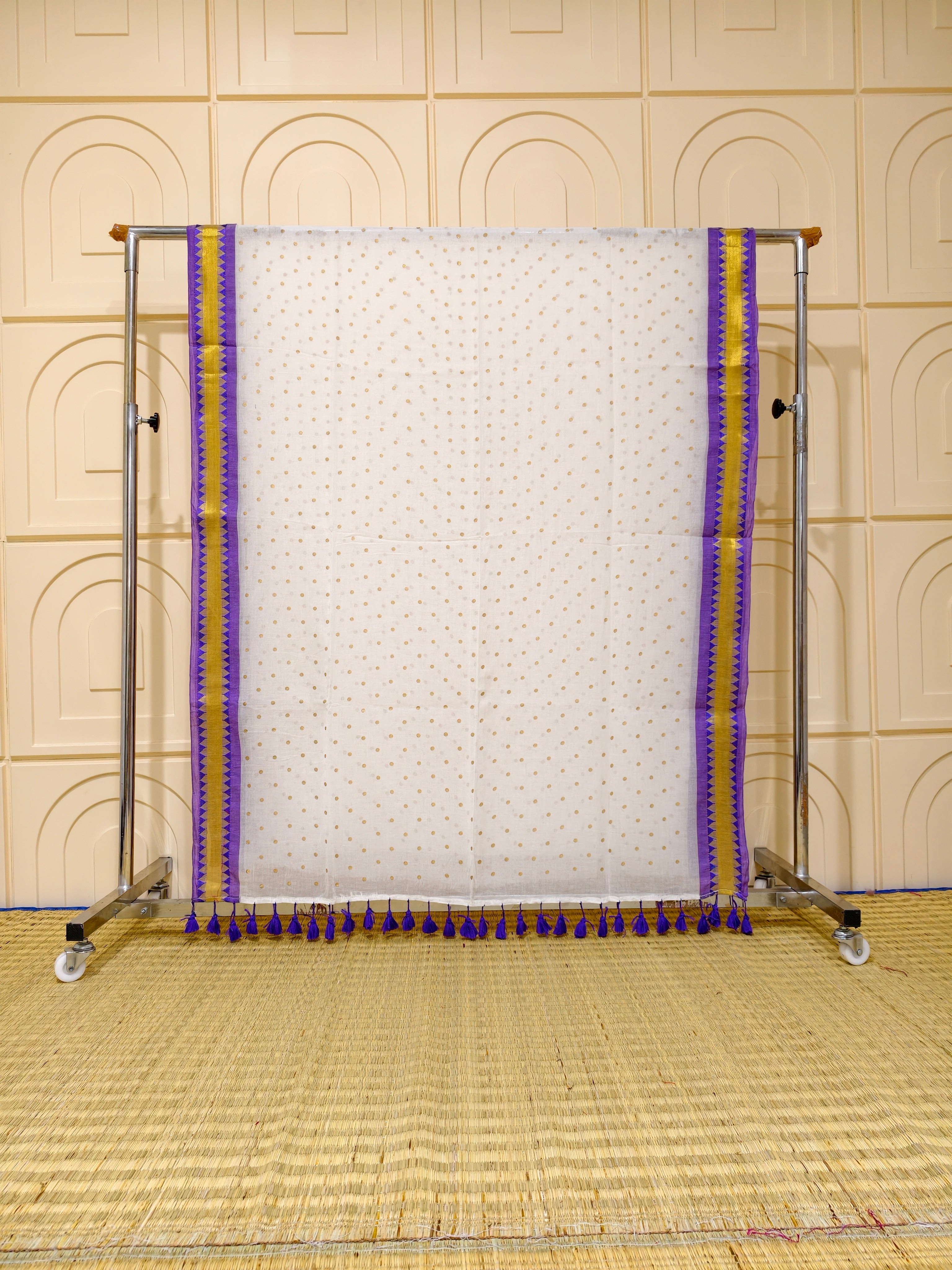 Premium mul cotton saree with polka dots and zari border PMK