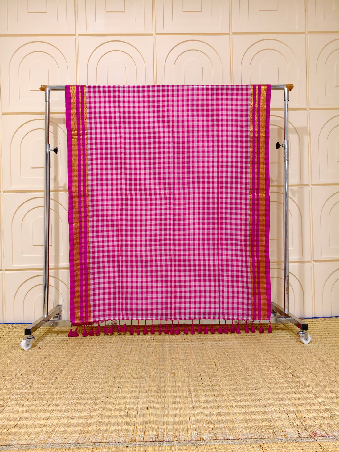 Premium mul check saree with kanchi border PMK