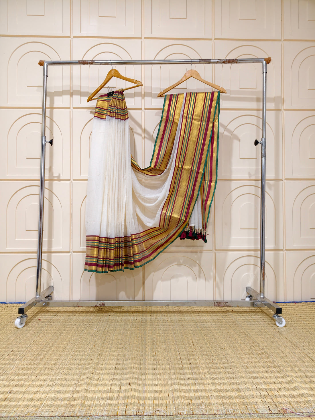 Premium mul cotton saree with zari border