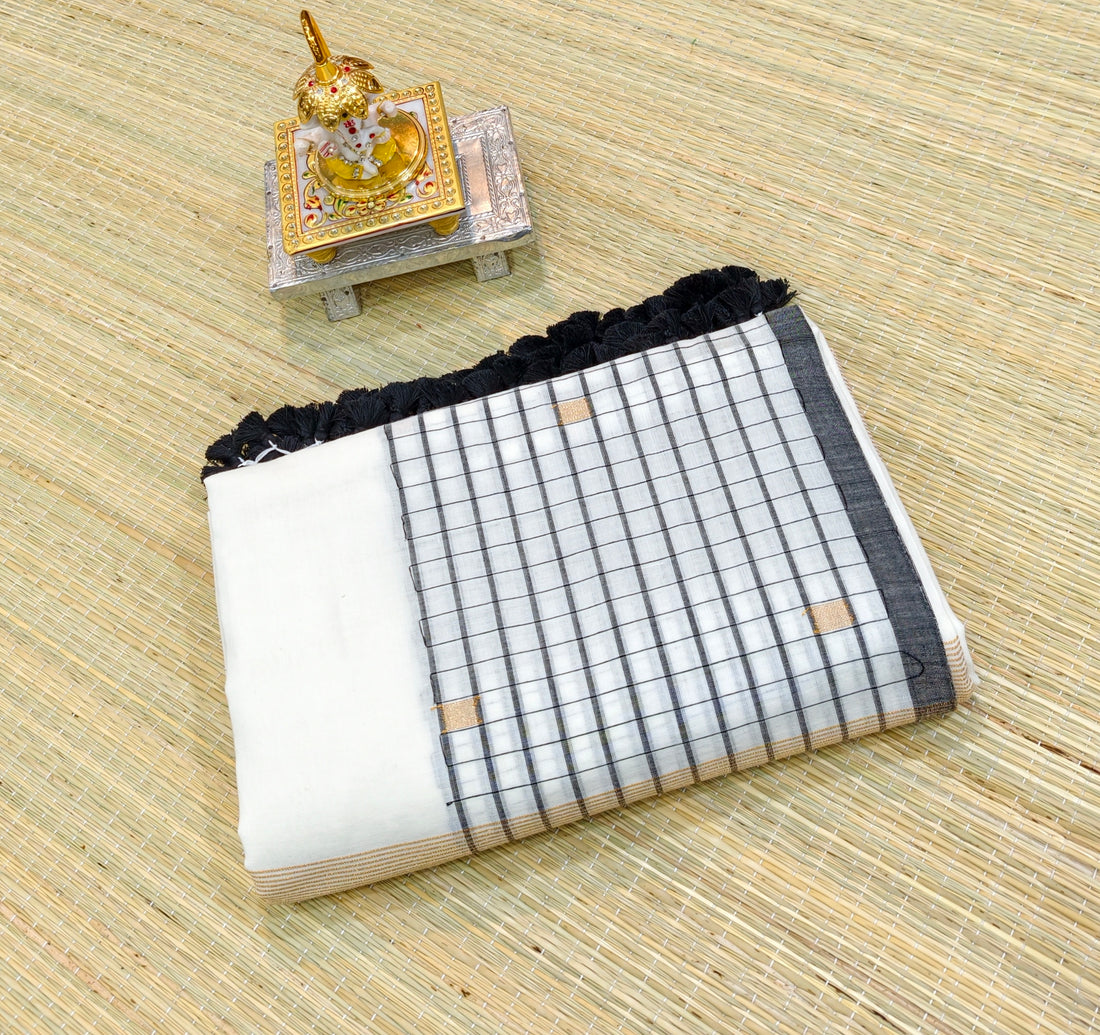 Premium Mul cotton sarees with checks border