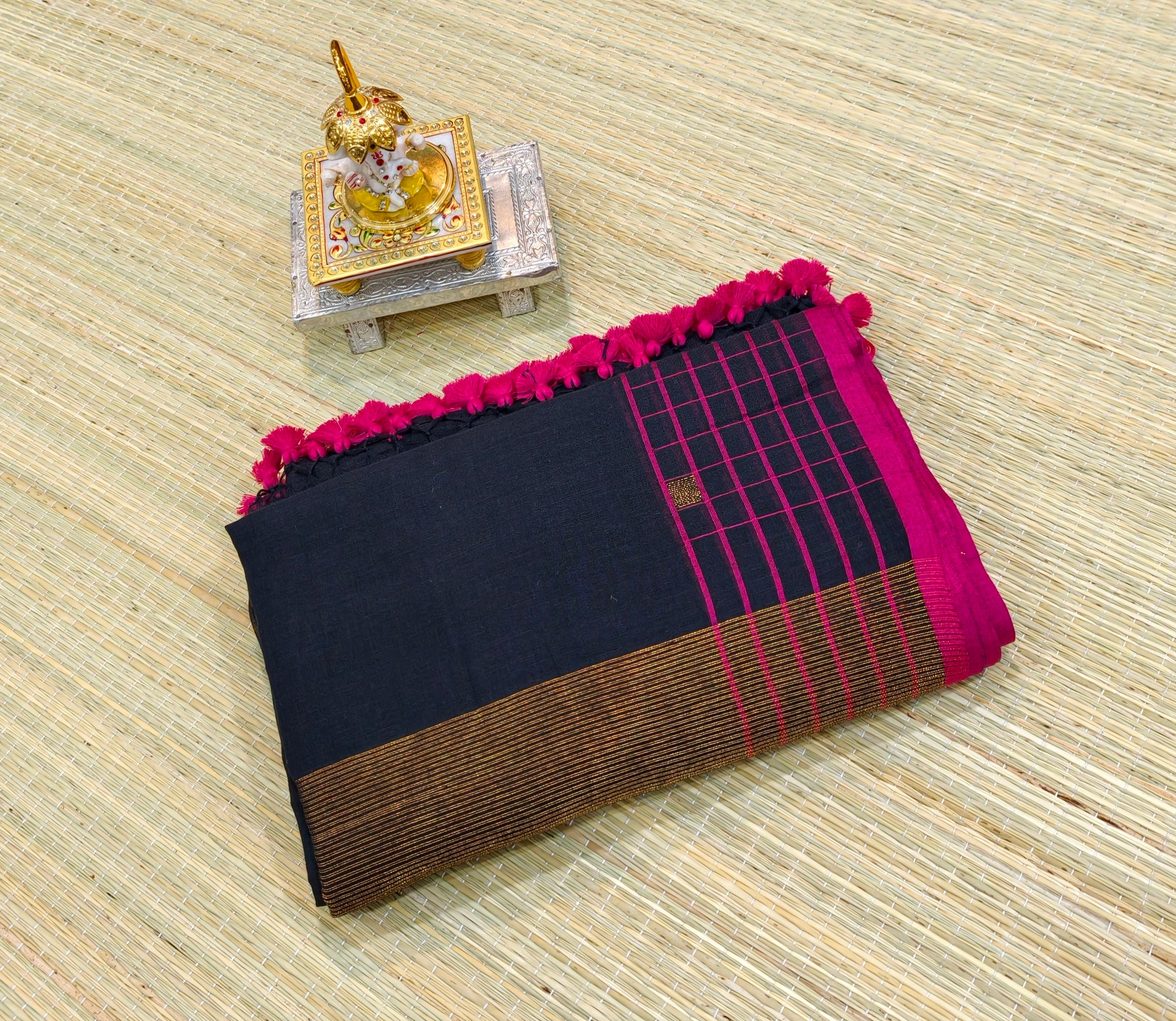 Premium Mul cotton sarees with checks border